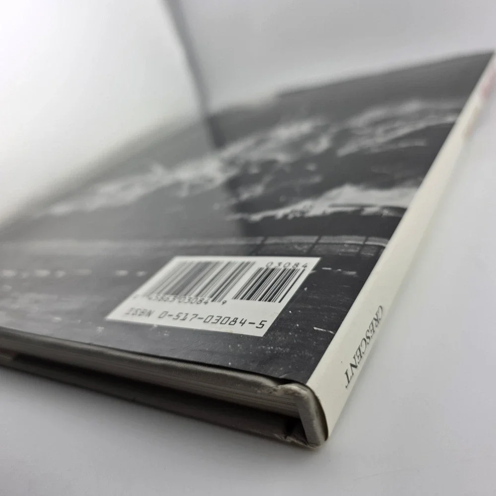 Crescent Books good dust